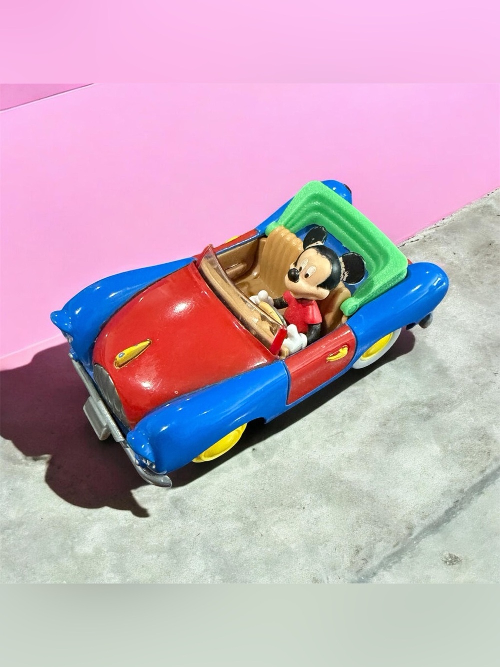 Disney Characters Motorama Mickey Collection Model Licensed Die Cast 1:24 scale